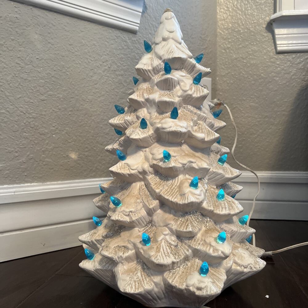 Vintage 17” Jaimy’s White W/ Silver Blue Illuminated Porcelain Christmas Tree